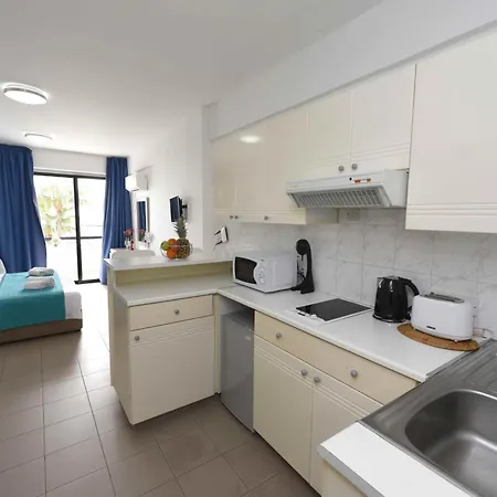 Finikoudes Sunrise Sea View Lux Apartman Lárnaka