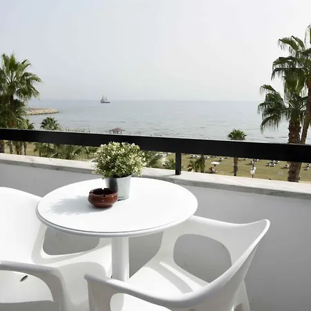 Appartement Finikoudes Sunrise Sea View Lux *