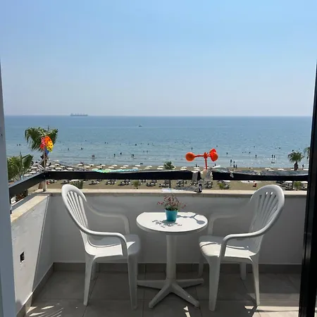 Finikoudes Sunrise Sea View Lux Larnaca