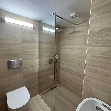 Finikoudes Sunrise Sea View Lux Larnaca