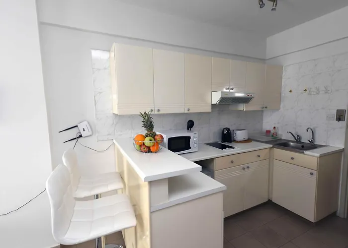 Finikoudes Sunrise Sea View Lux * Larnaca