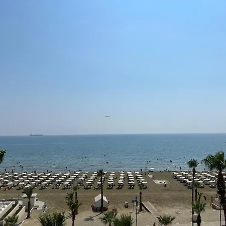 Finikoudes Sunrise Sea View Lux Appartement